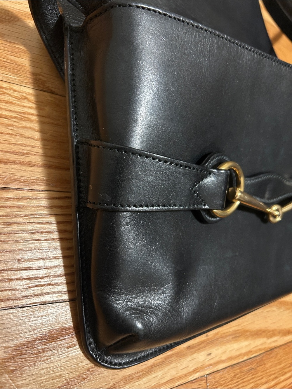 Gucci Black Leather Bag with Gold Accents - Picture 6 of 8